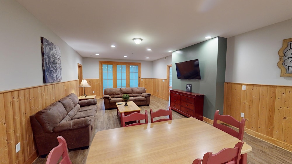 Unit 711 - Four Bedroom Condo with Access to Pool and Amenity Space