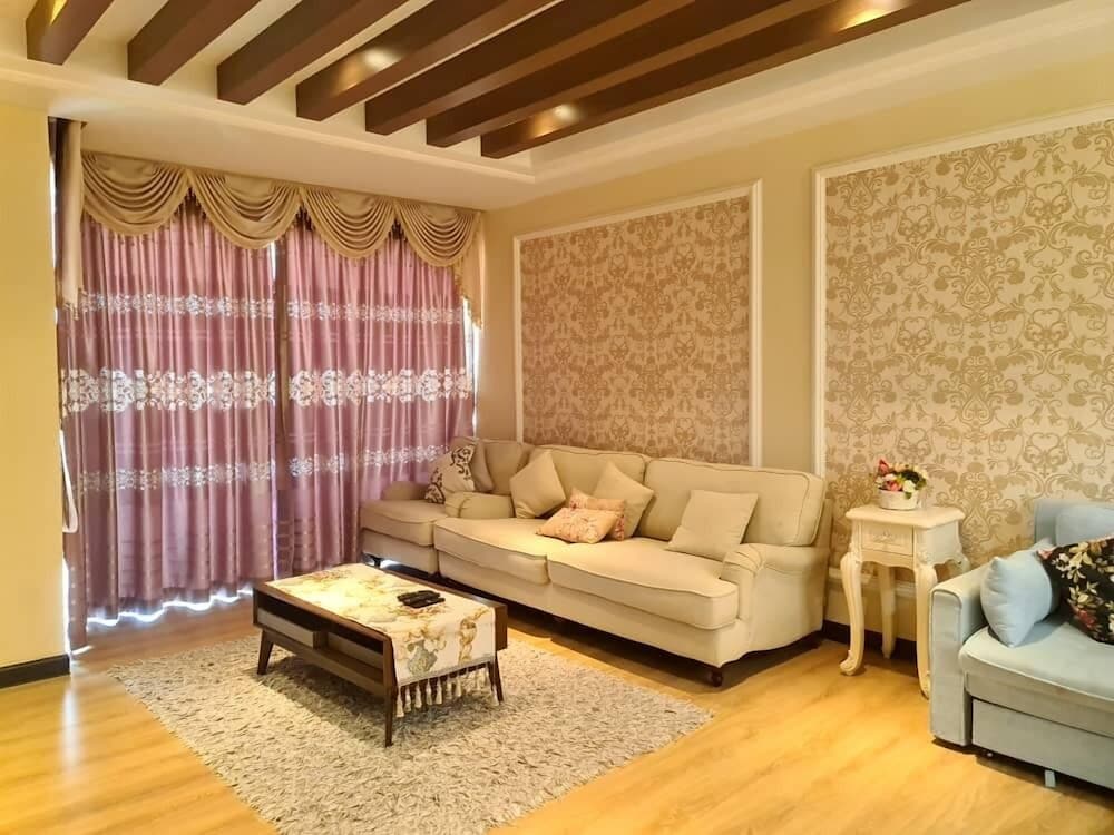 Signature Apartment photo 2