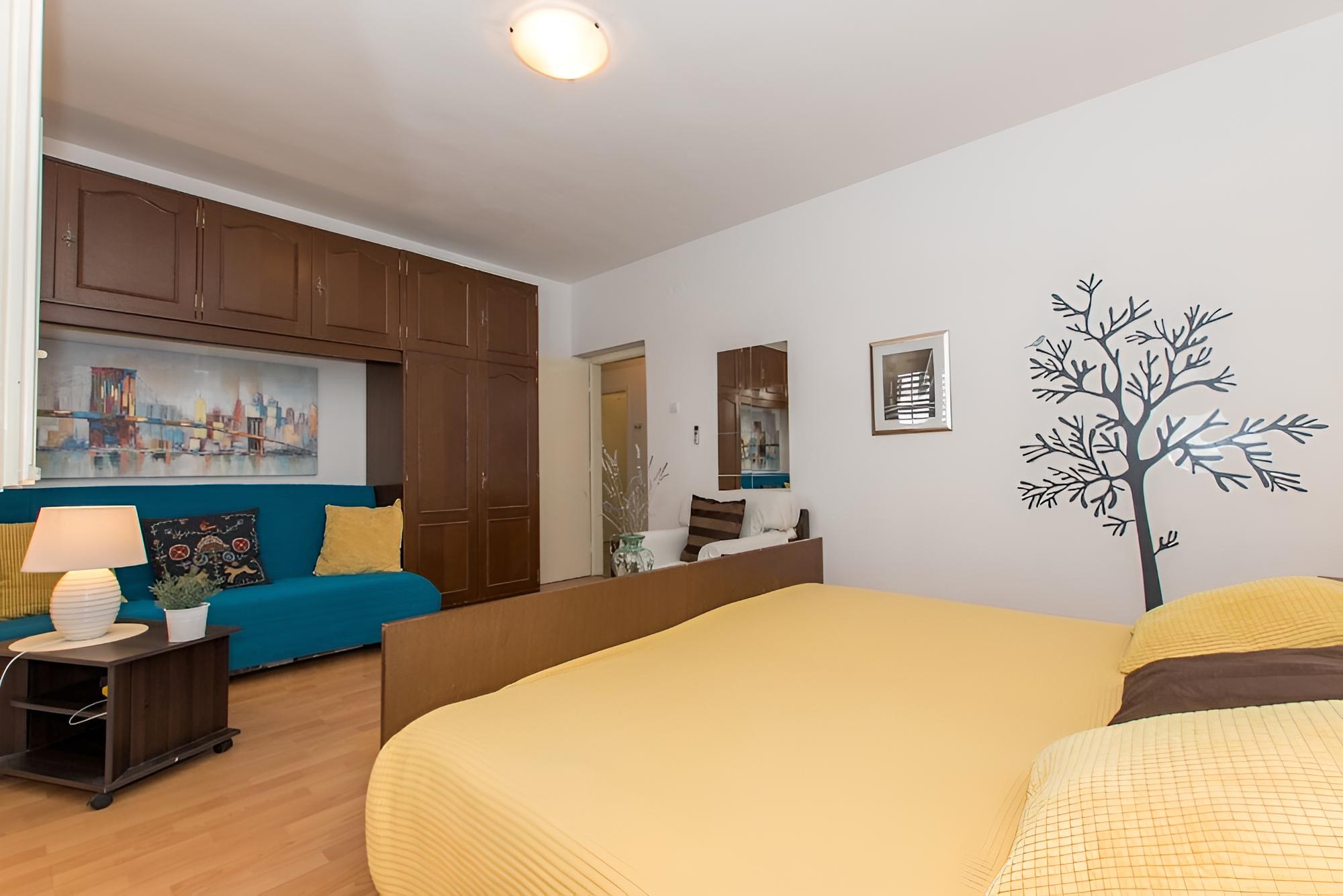 Apartment (Miri - with terrace - A1(4))