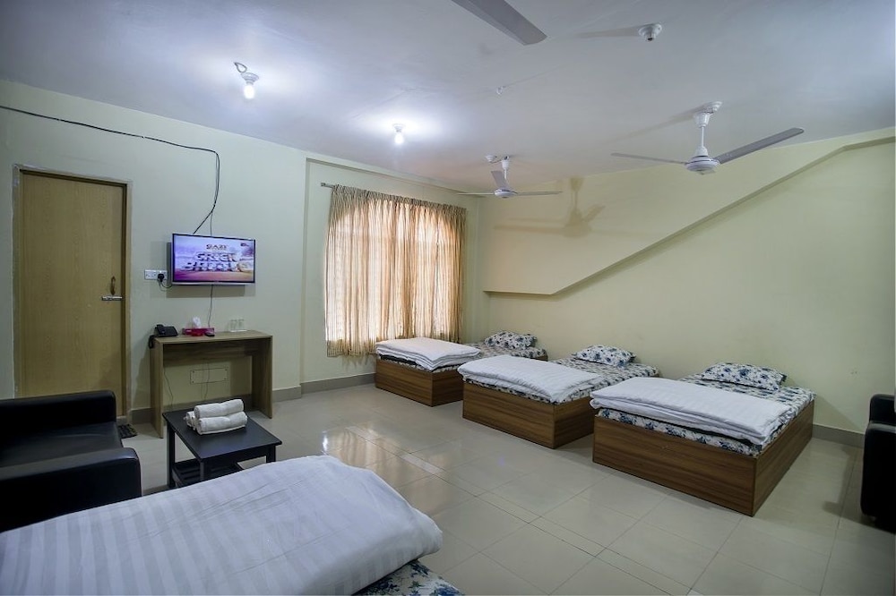 Family Shared Dormitory, 1 Bedroom, Bathtub photo 1