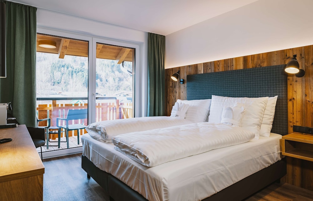 Standard Room, 1 Double Bed, Balcony - Photo 1