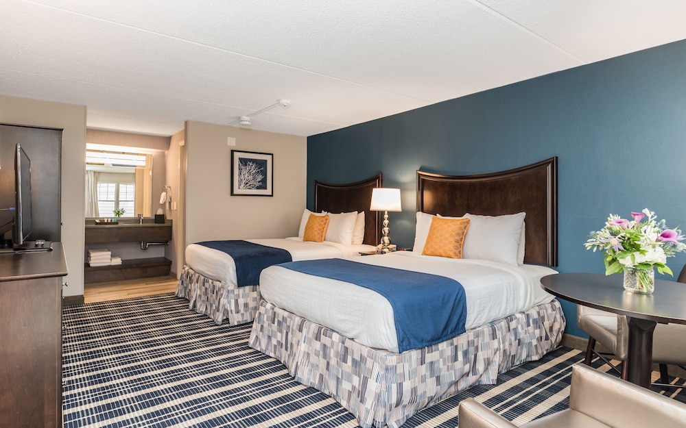 Standard Room, 2 Queen Beds photo 2
