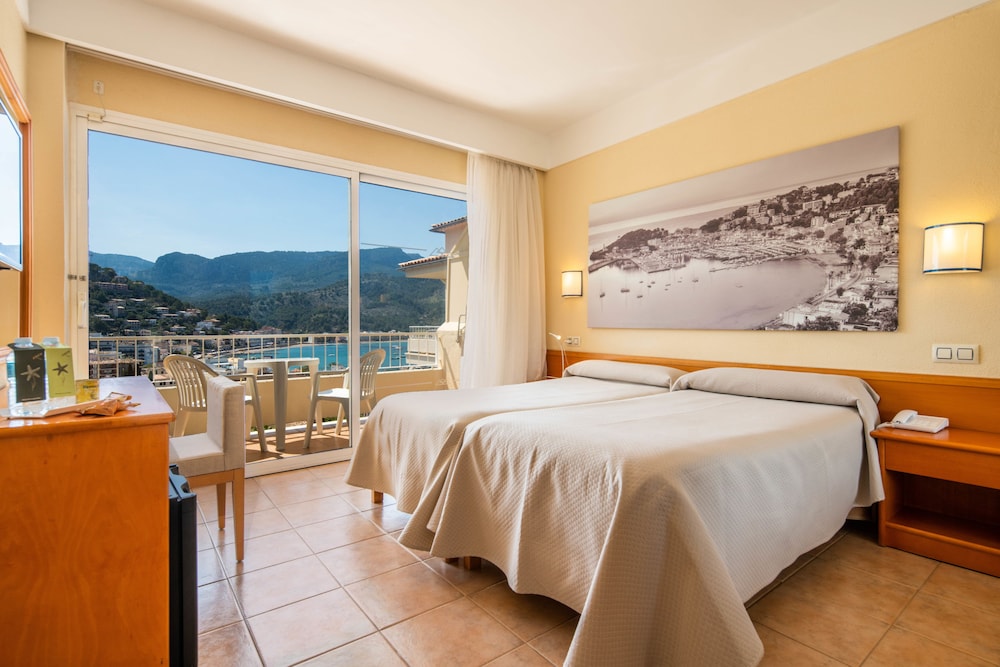 Superior Room, Balcony, Sea View - Photo 1
