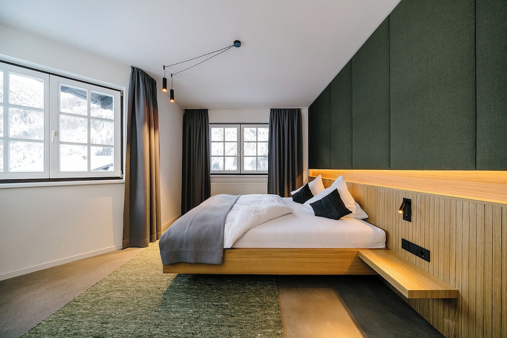 Deluxe Suite, 1 Bedroom, Non Smoking, Mountain View (2 persons)