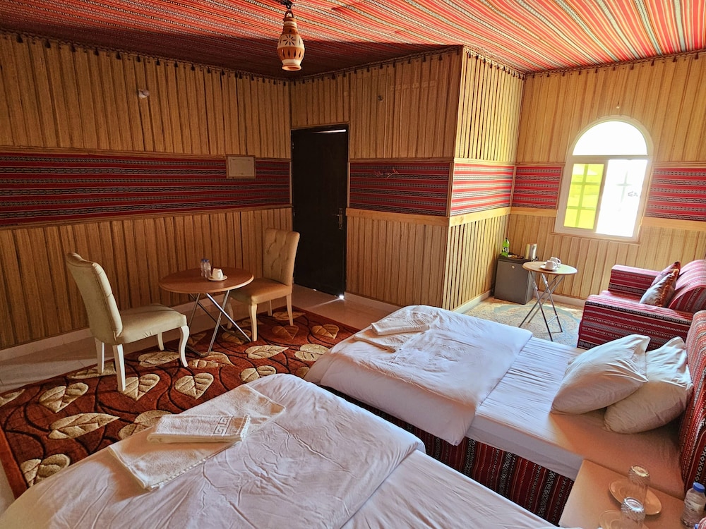 Deluxe Room - Photo 13