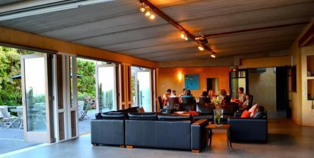 Standard Suite, 2 Bedrooms, Non Smoking, Kitchen (Oraukawa Lodge) photo 3