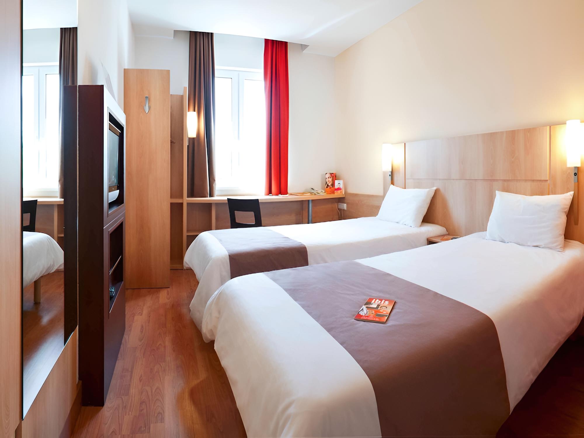 Standard Room, 2 Twin Beds photo 2