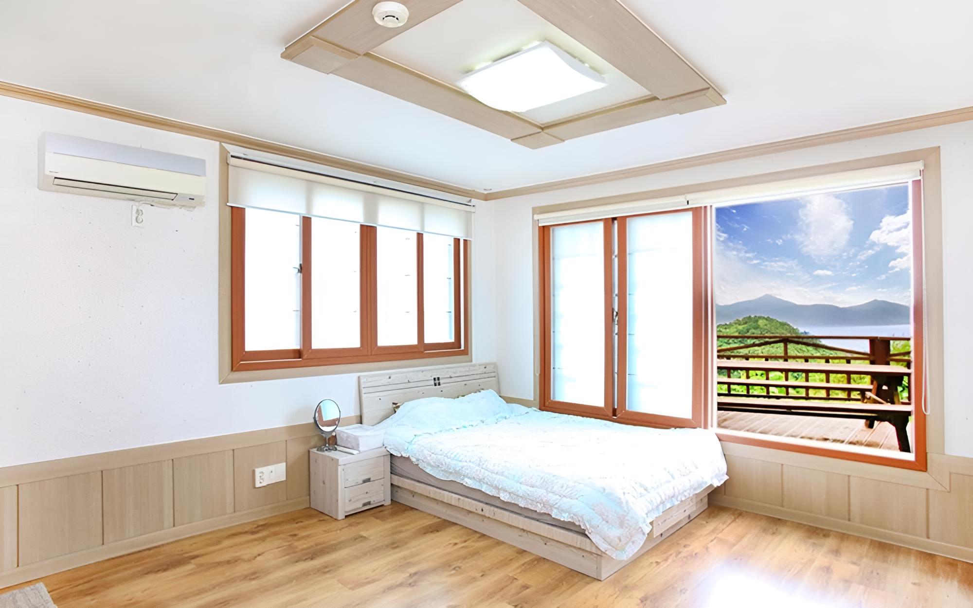 Room (Mountain and Field) - Photo 7