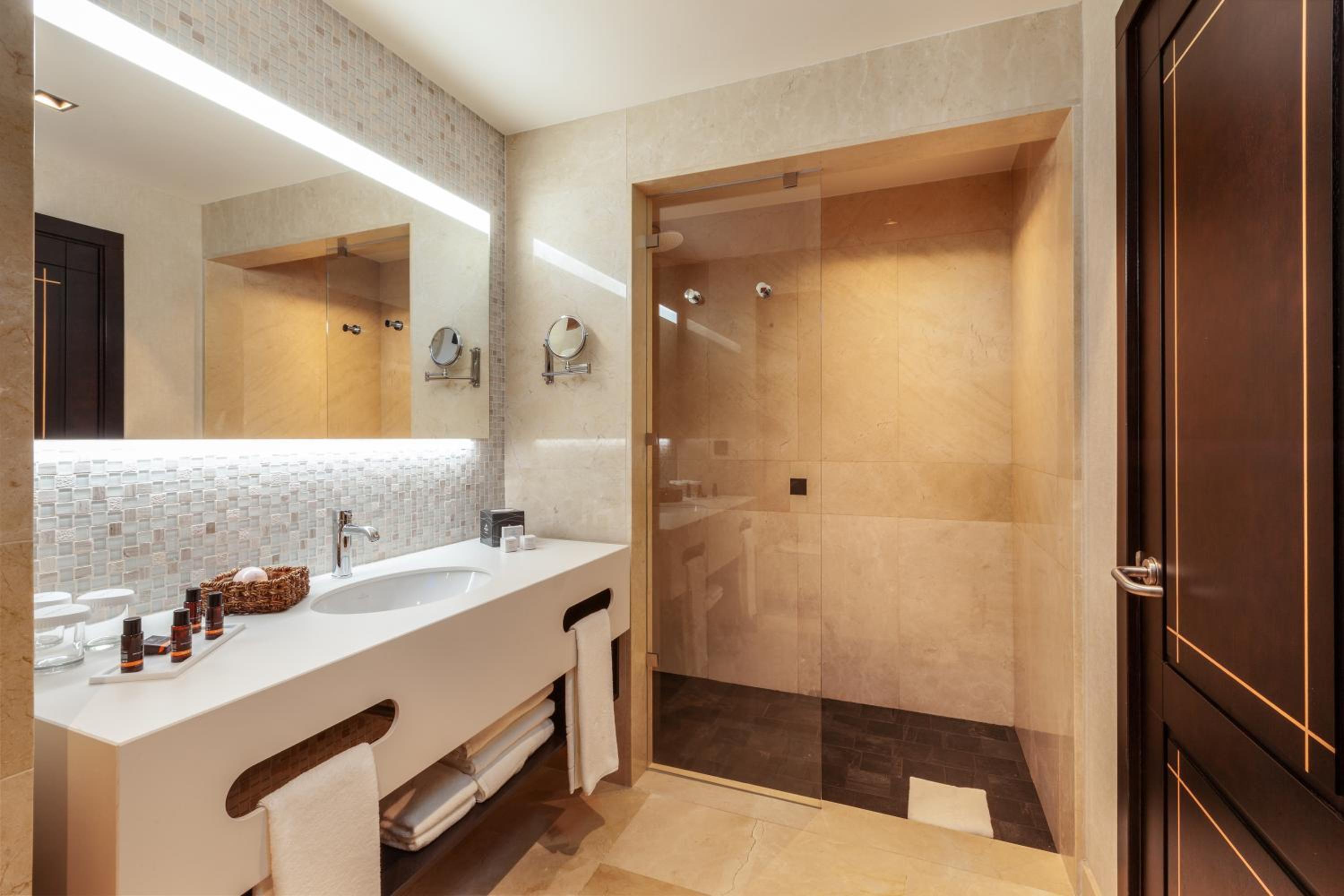 Suite View - Photo 4