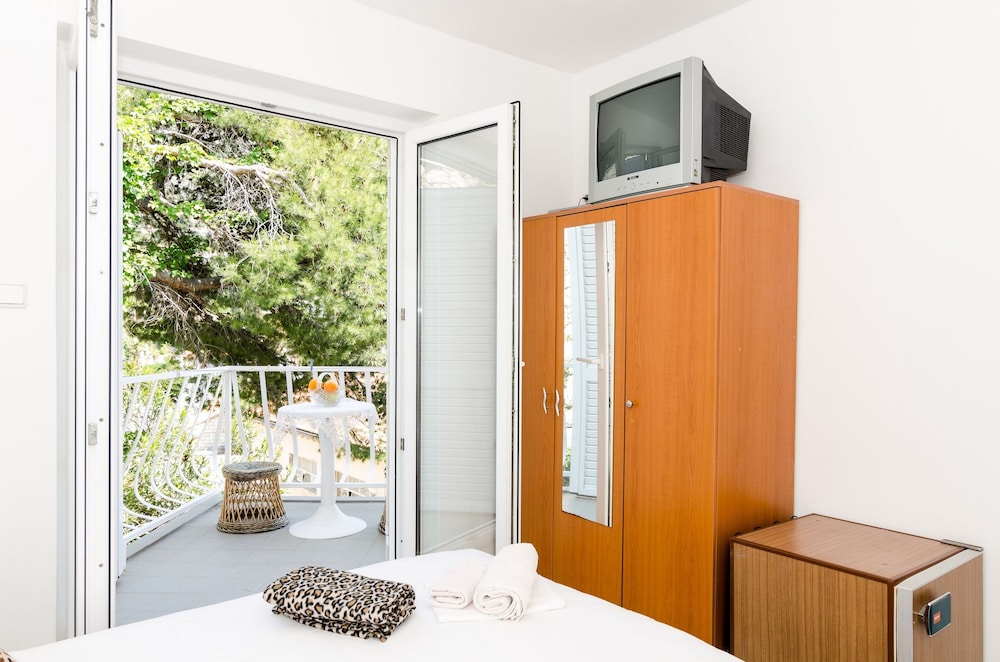 Double Room with Balcony and Partial Sea View., photo 6