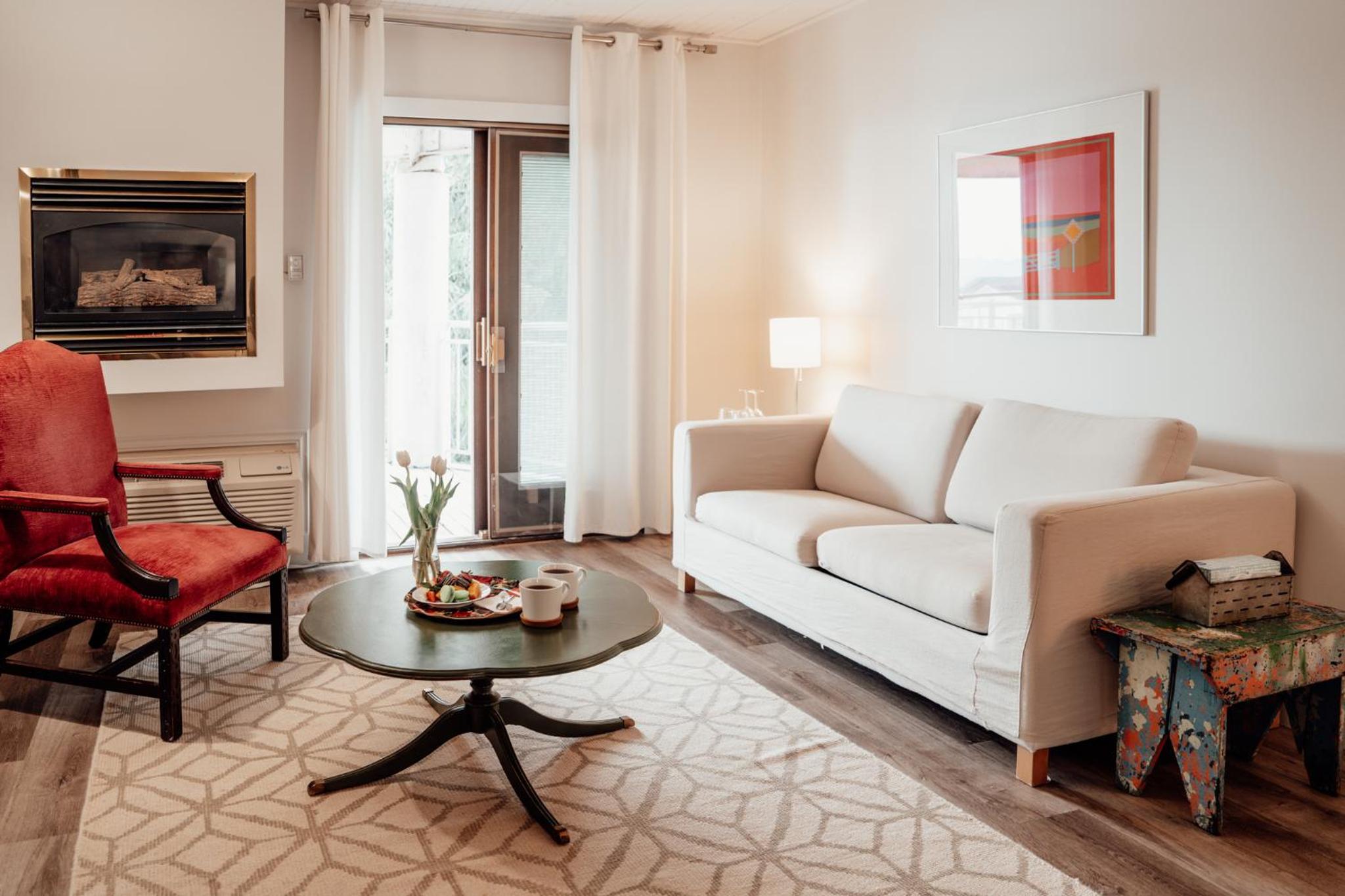 King Suite With Balcony Fireplace with Sofa - Photo 3