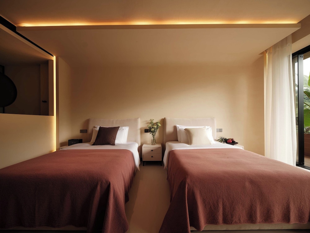 Classic Twin Room, Patio, Mountain View