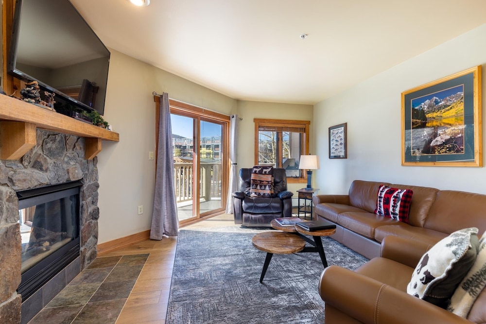 Condo, 2 Bedrooms