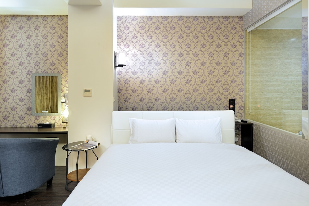 Classic Double Room, City View photo 2