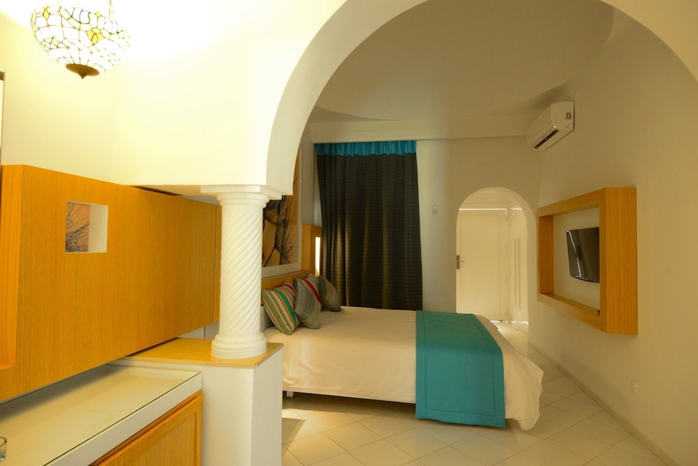Basic Double Room photo 2