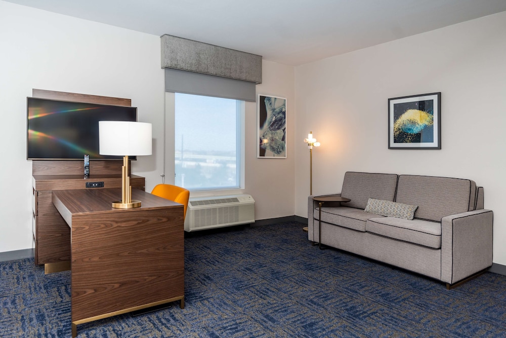 Suite, 2 Queen Beds, Accessible, Refrigerator & Microwave - Photo 5