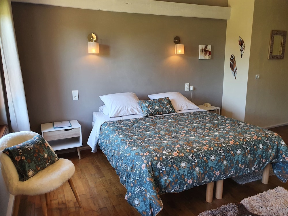 Classic Room, 2 Twin Beds (La Généreuse) photo 1