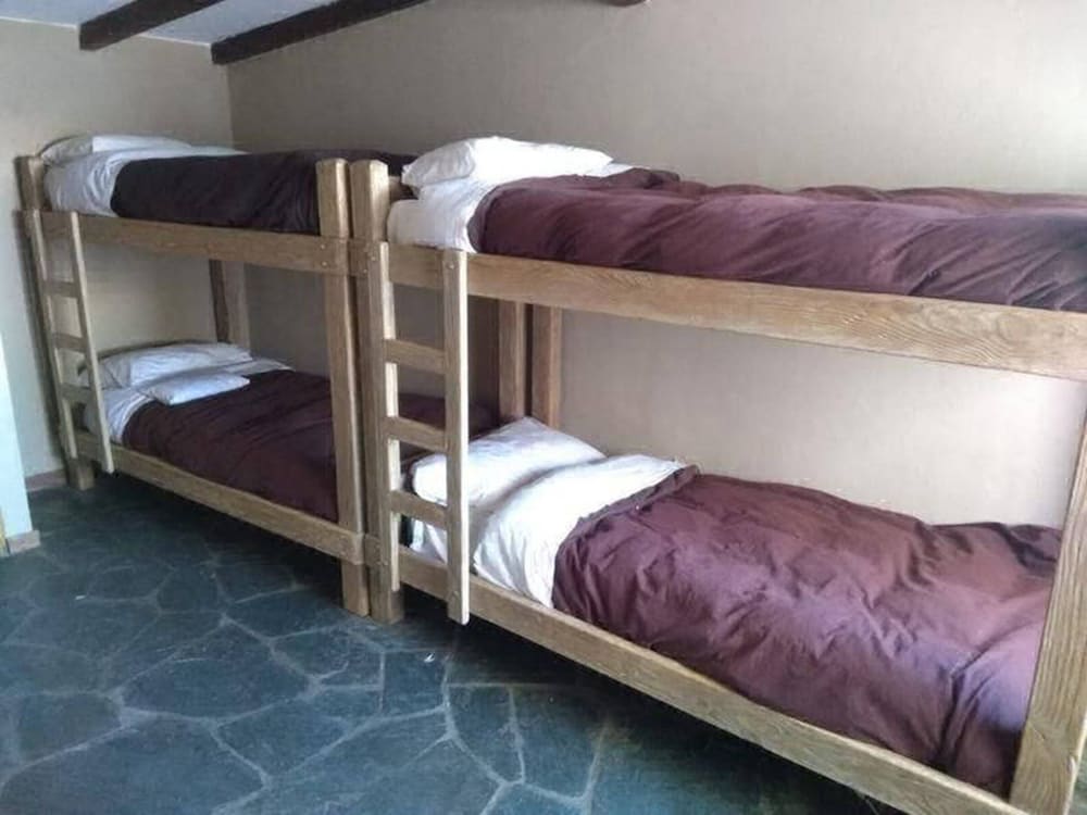 Shared Dormitory, 6 Beds, Private Bathroom photo 1