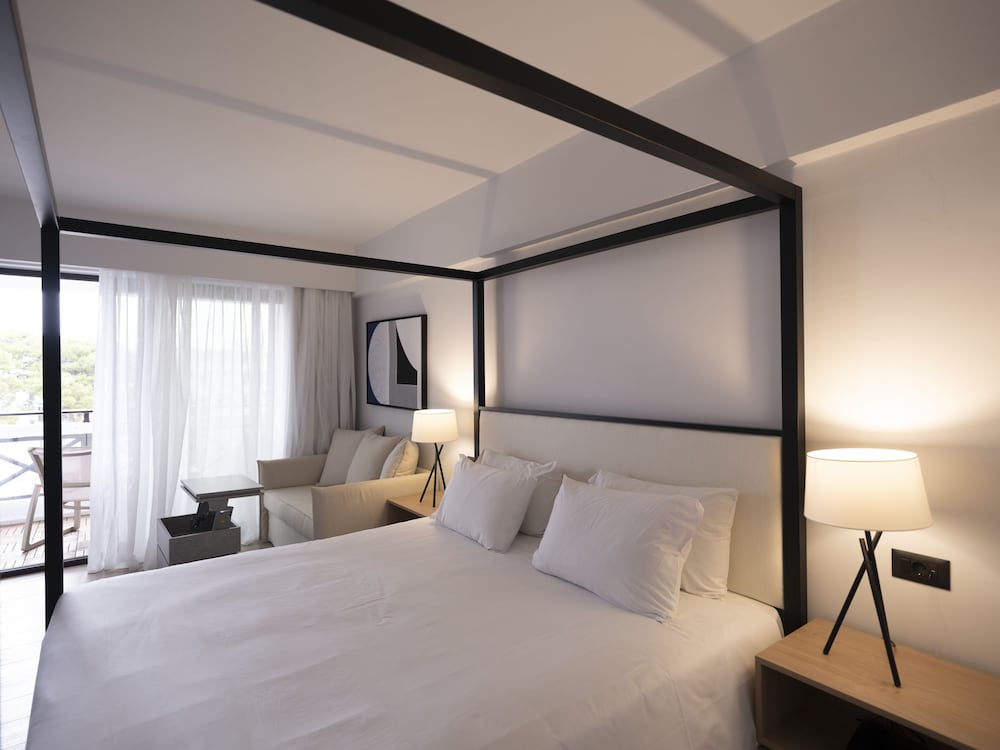 Standard Room, Partial Sea View photo 1