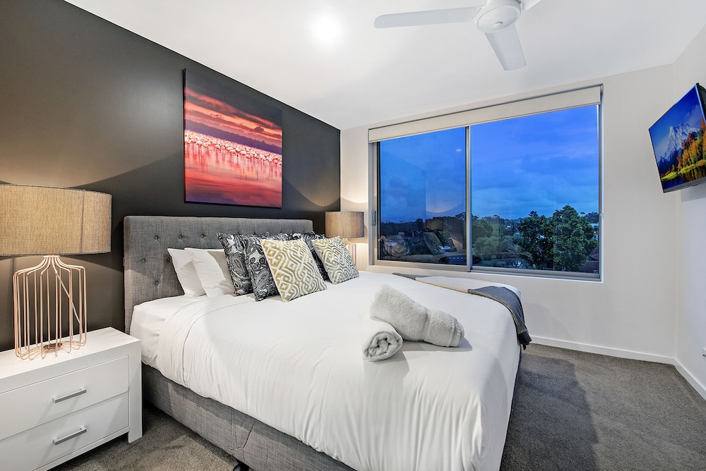 Family Penthouse, Pool Access, Mountain View photo 1