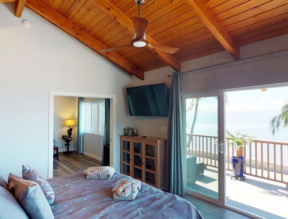 Ocean Front Suite photo 1