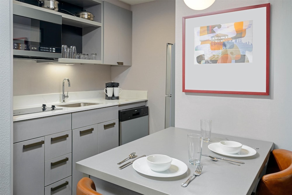 Studio, 1 King Bed, Accessible, Bathtub (Mobility & Hearing, Non Smoking)