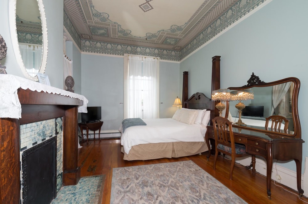 The Anniversary Suite