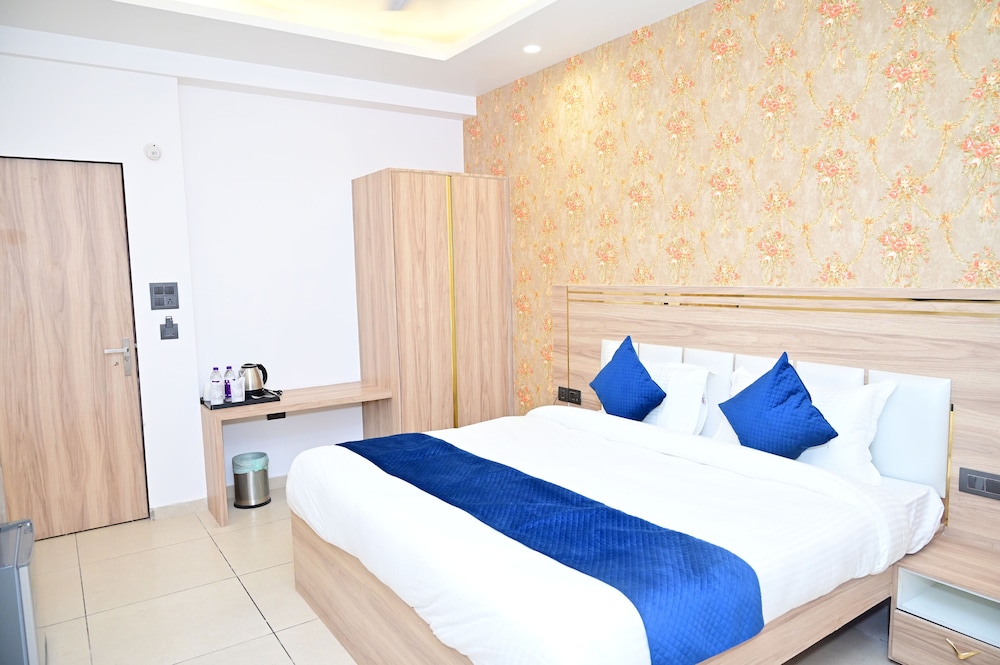 Deluxe Room - Photo 3