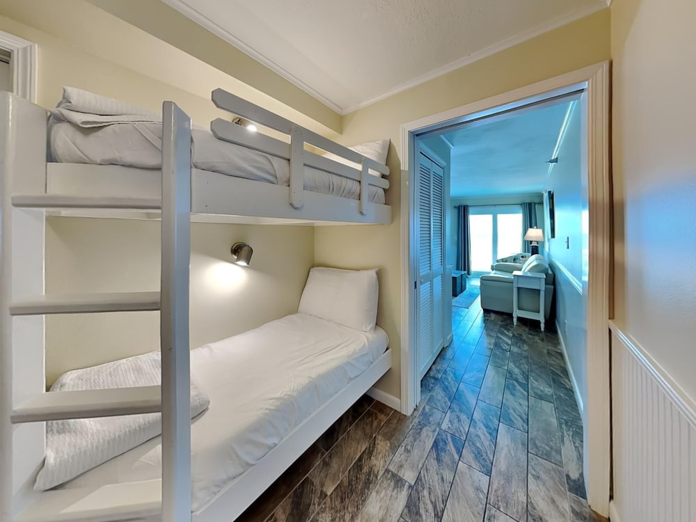 Condo, Multiple Beds, Balcony, Ocean View (#13 - No Pets) photo 1