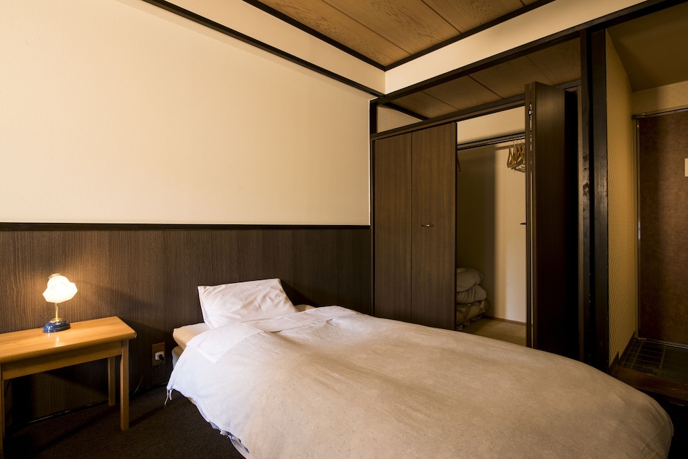 Standard Western Style Room photo 2