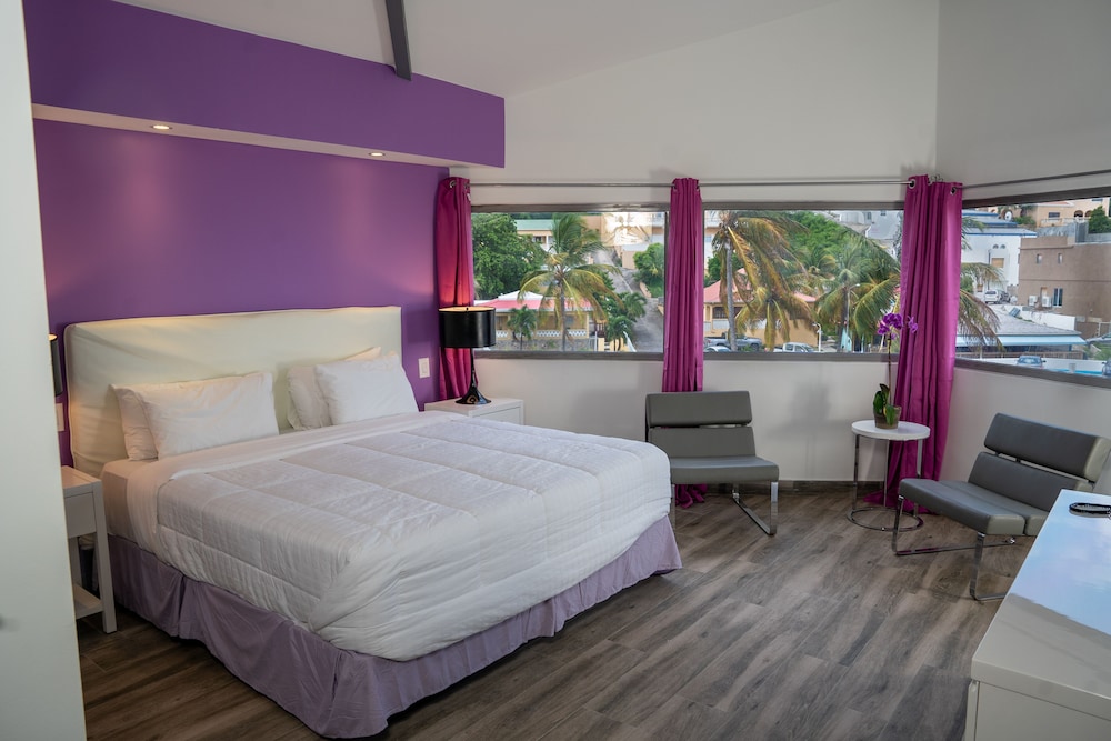 Premium Penthouse, 1 King Bed, Kitchen photo 2