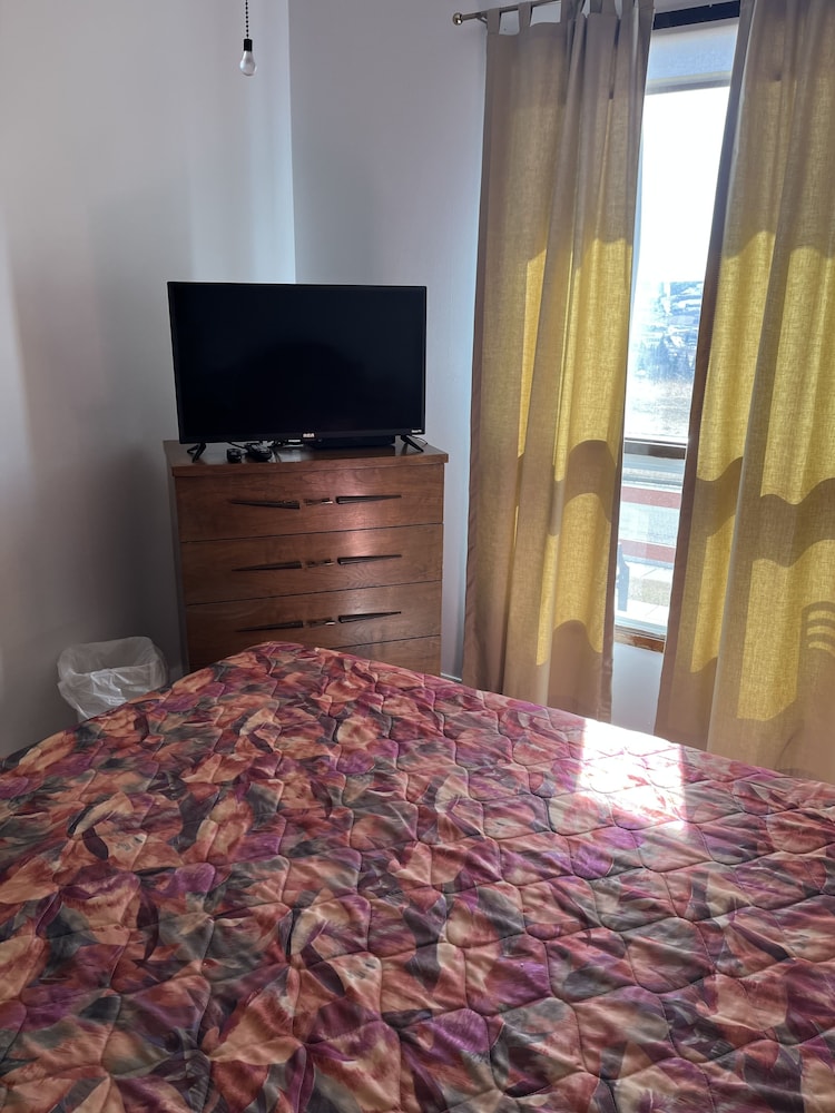 Basic Room, 1 Queen Bed, Valley View photo 3