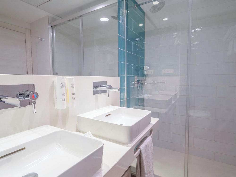 Superior Double Room, Partial Sea View (2 Adults) photo 3