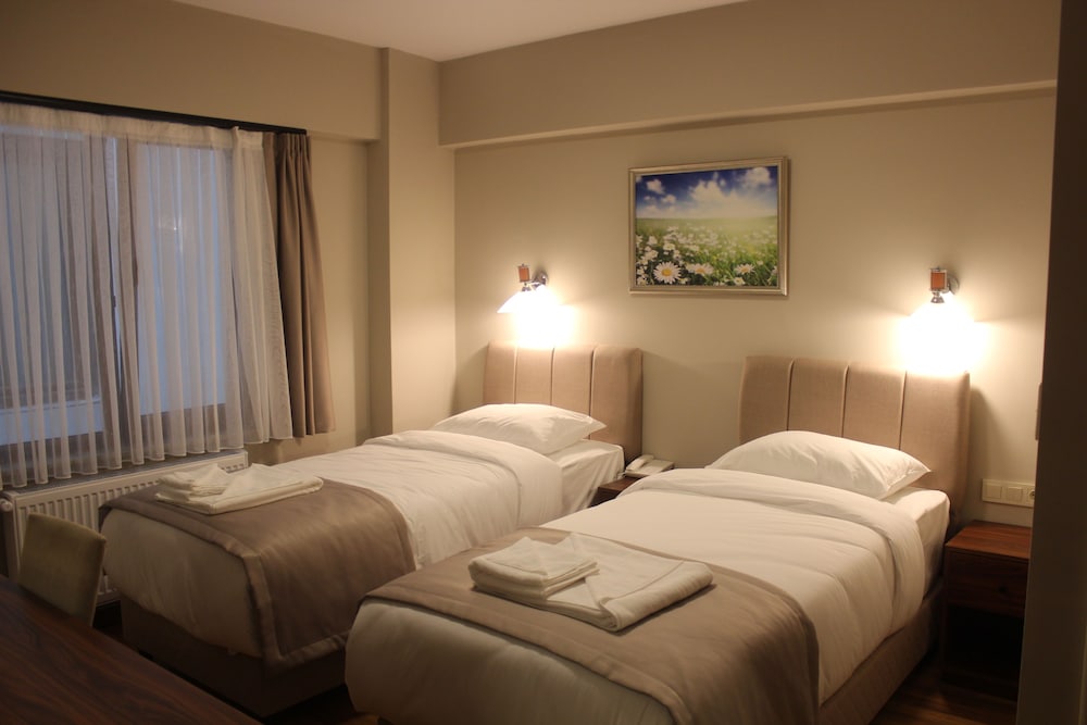 Economy Twin Room - Photo 1