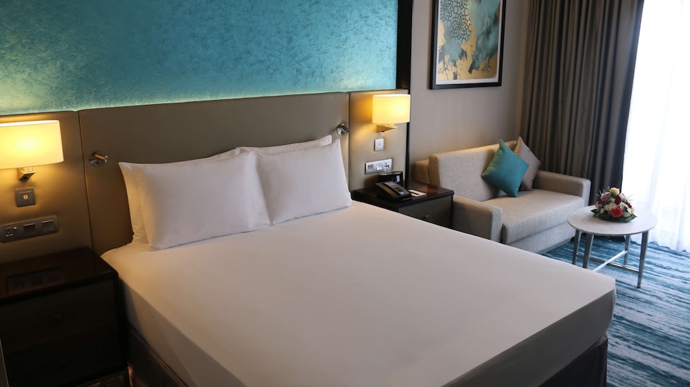 Superior Room, Pool View including complimentary access to Cobra Water Slide photo 2