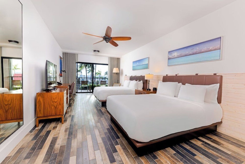 Studio, 2 Queen Beds, Accessible, Poolside (Lanai)