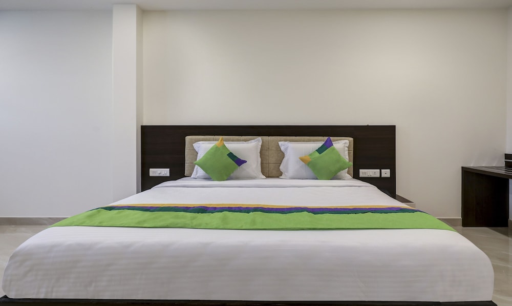 Deluxe Room - Photo 3