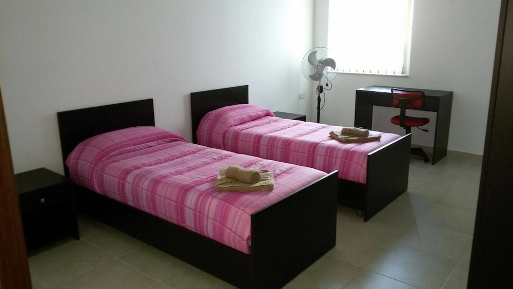 Comfort Apartment, 3 Bedrooms photo 3