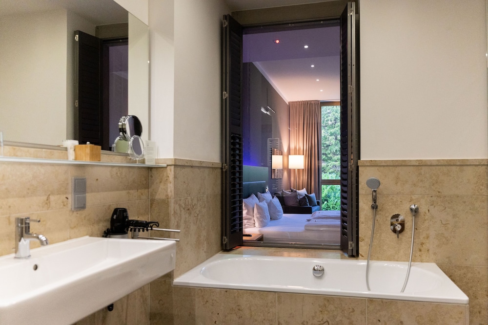 Junior Suite - Photo 8