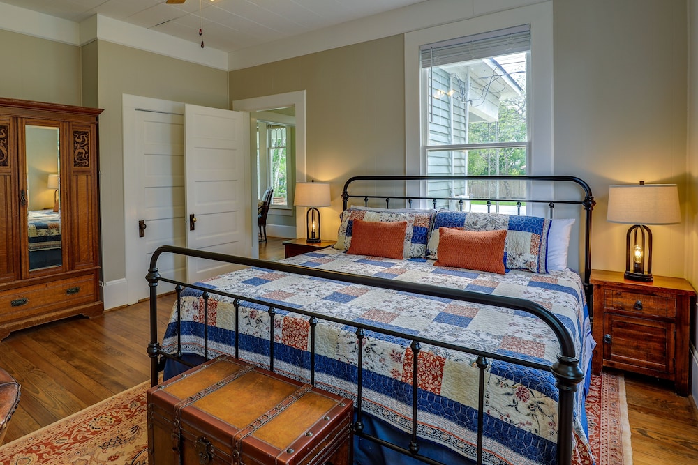 House (2 Bedrooms) photo 1
