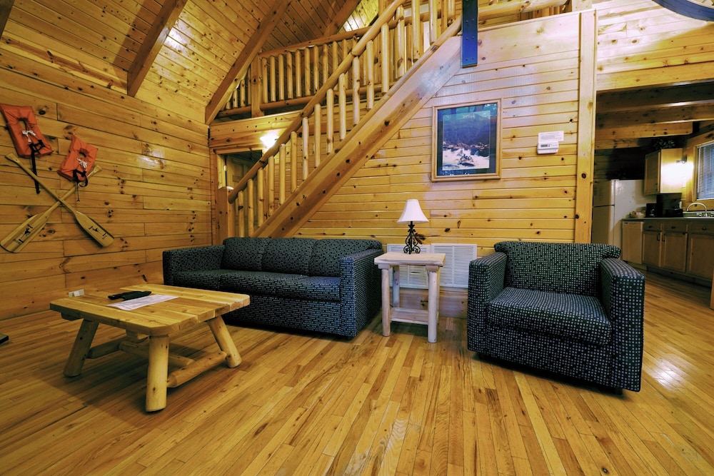 Family Cabin, 2 Bedrooms photo 3