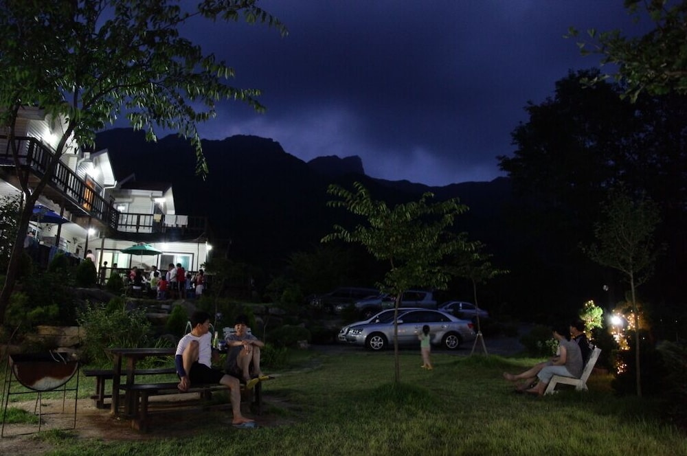 Basic Room, 1 Bedroom, Mountain View (5)