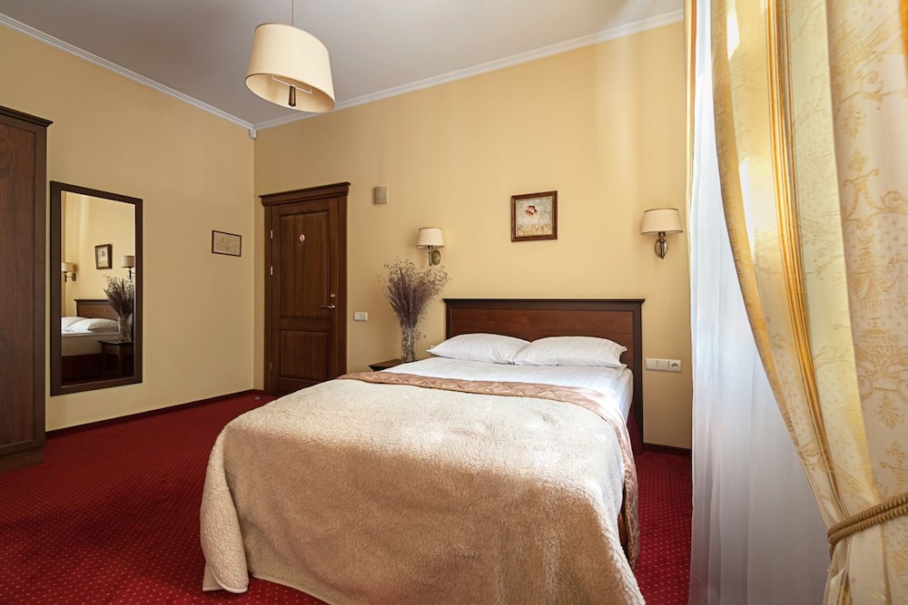 Classic Double Room, City View photo 1