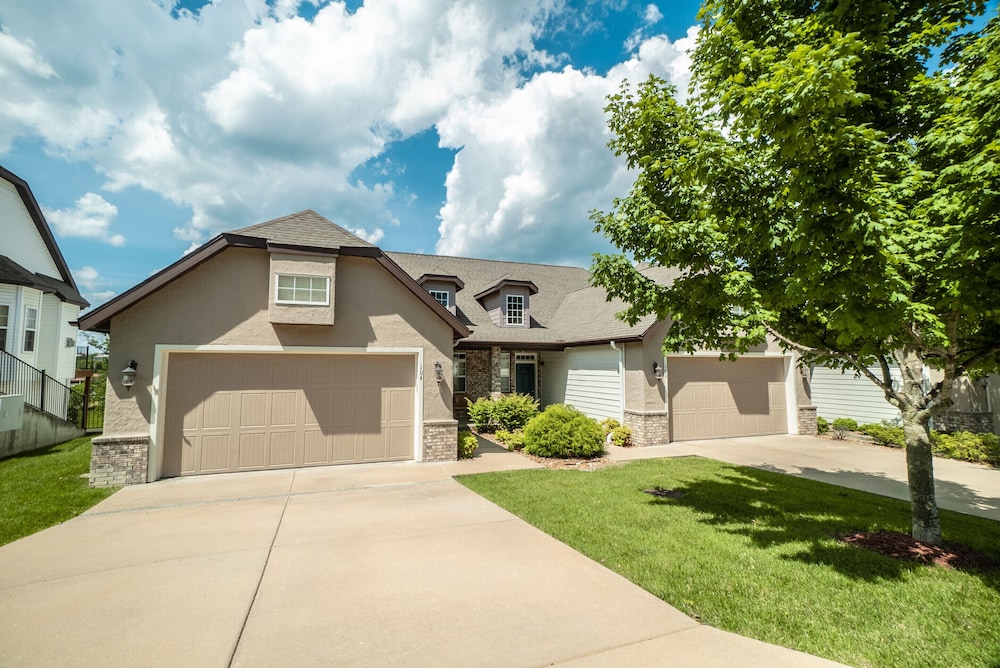 Exclusive Townhome, 3 Bedrooms, Jetted Tub, Resort View photo 1