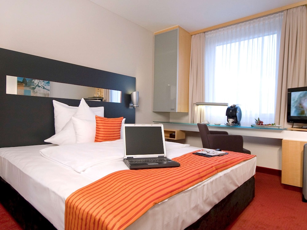Privilege, Room, 1 King Bed - Photo 4