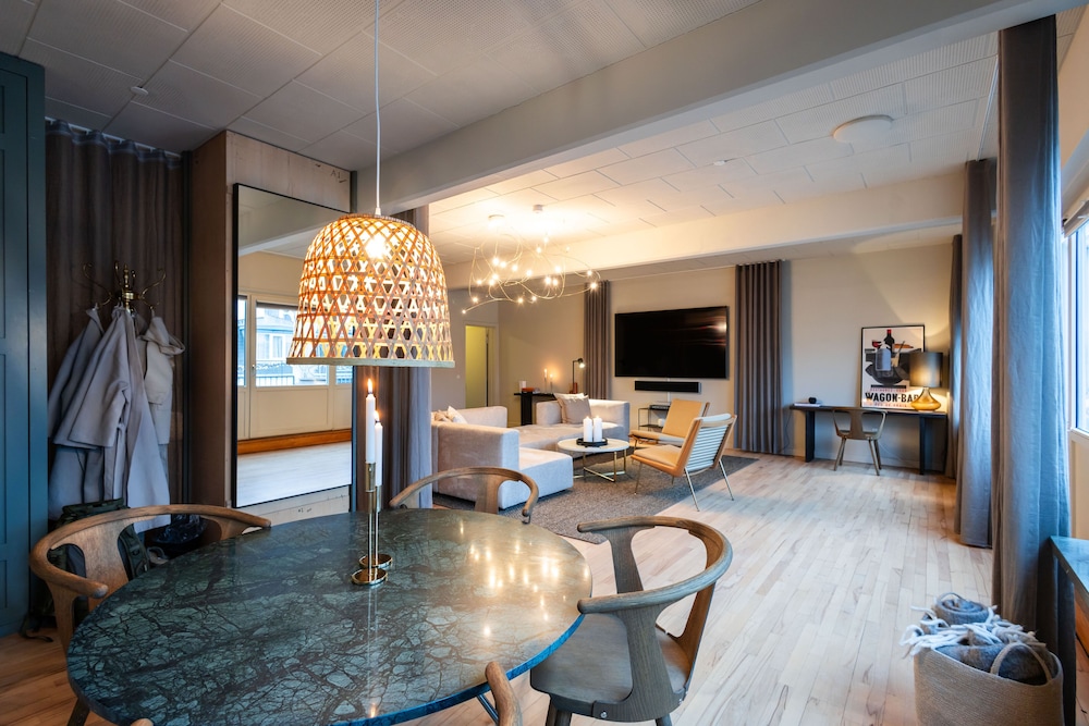 Superior Penthouse thumbnail 6