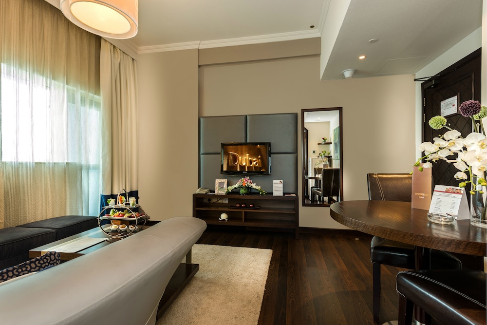 Executive One Bedroom Suite King photo 1