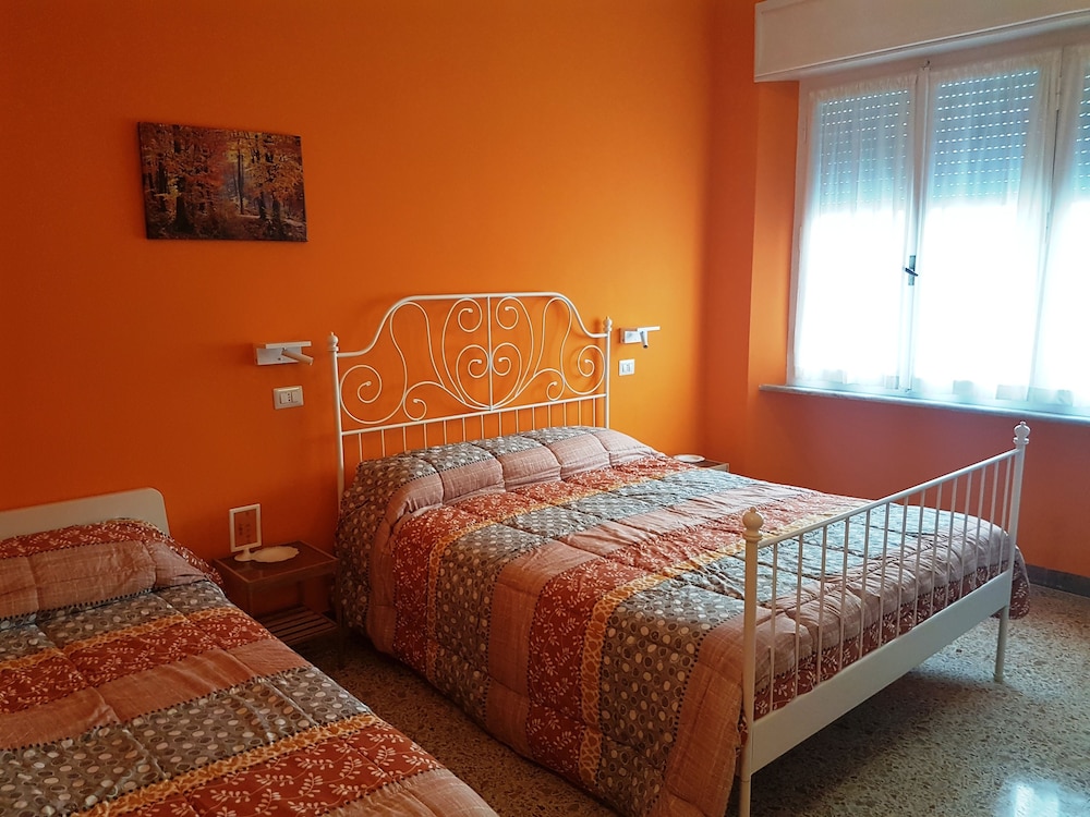 Standard Triple Room, Shared Bathroom, City View