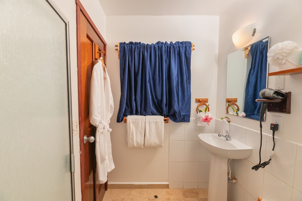 Double Room with Garden View - Photo 19