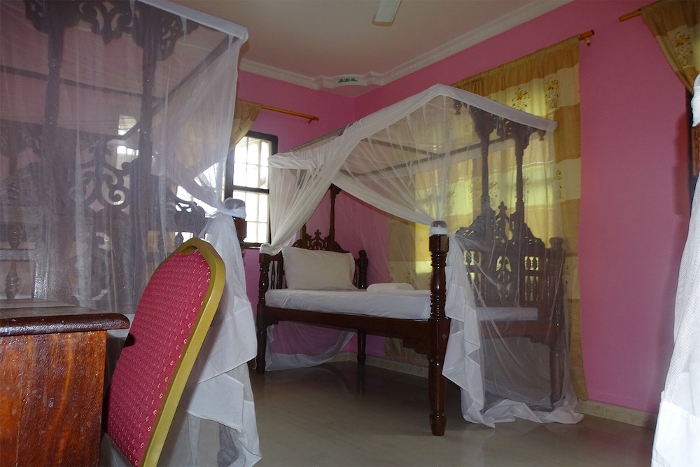 Standard Triple Room photo 2